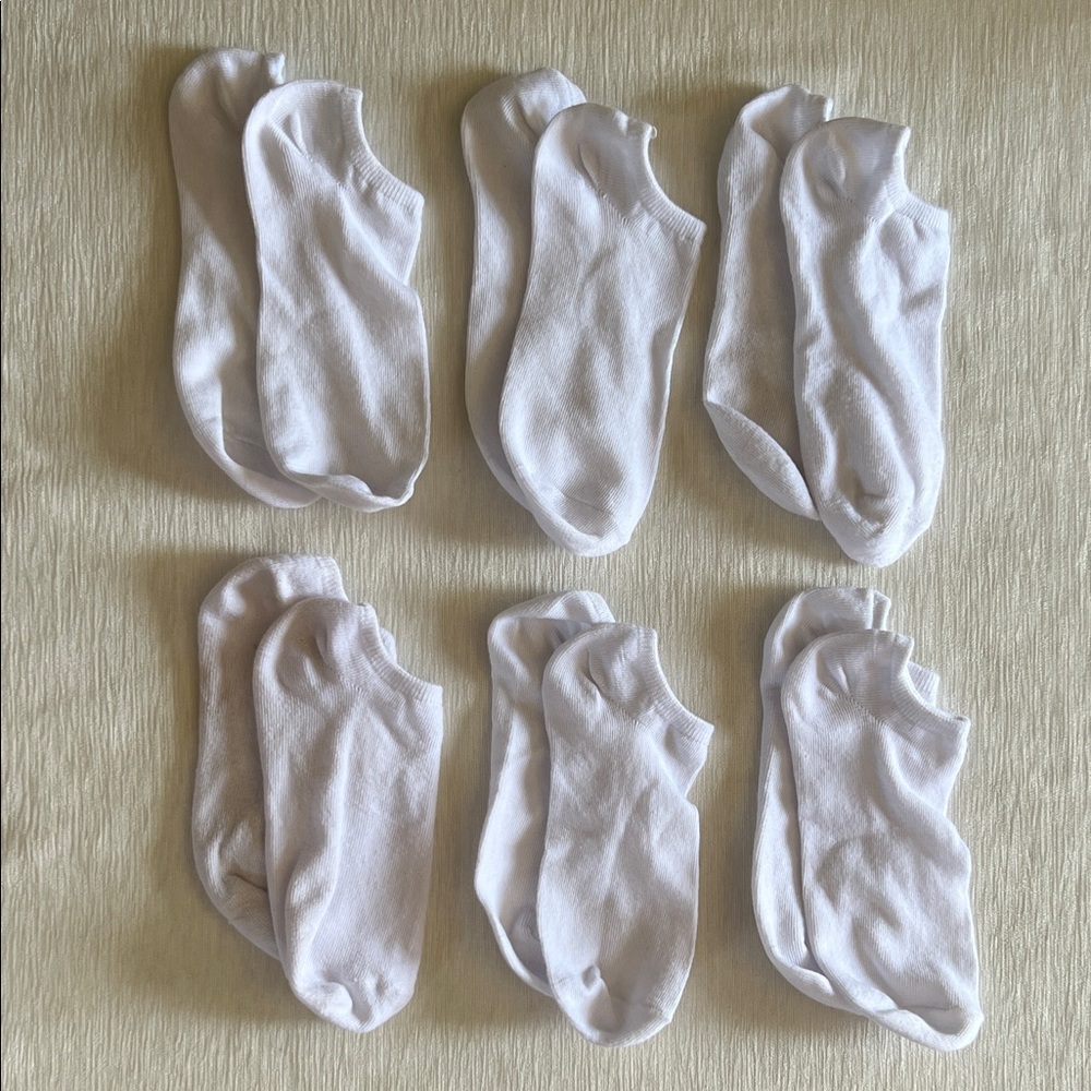6 Pair Women’s White No Show Socks